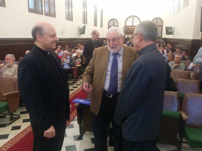 El profesor Elzo participó en el XVI Simposio de Teología